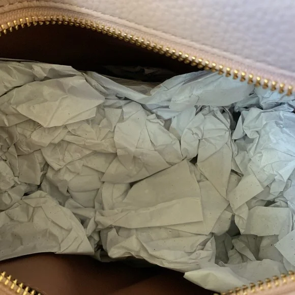 MAKE AN OFFER Hayes street Vanessa warm vellum Kate Spade bucket - Picture 6 of 8